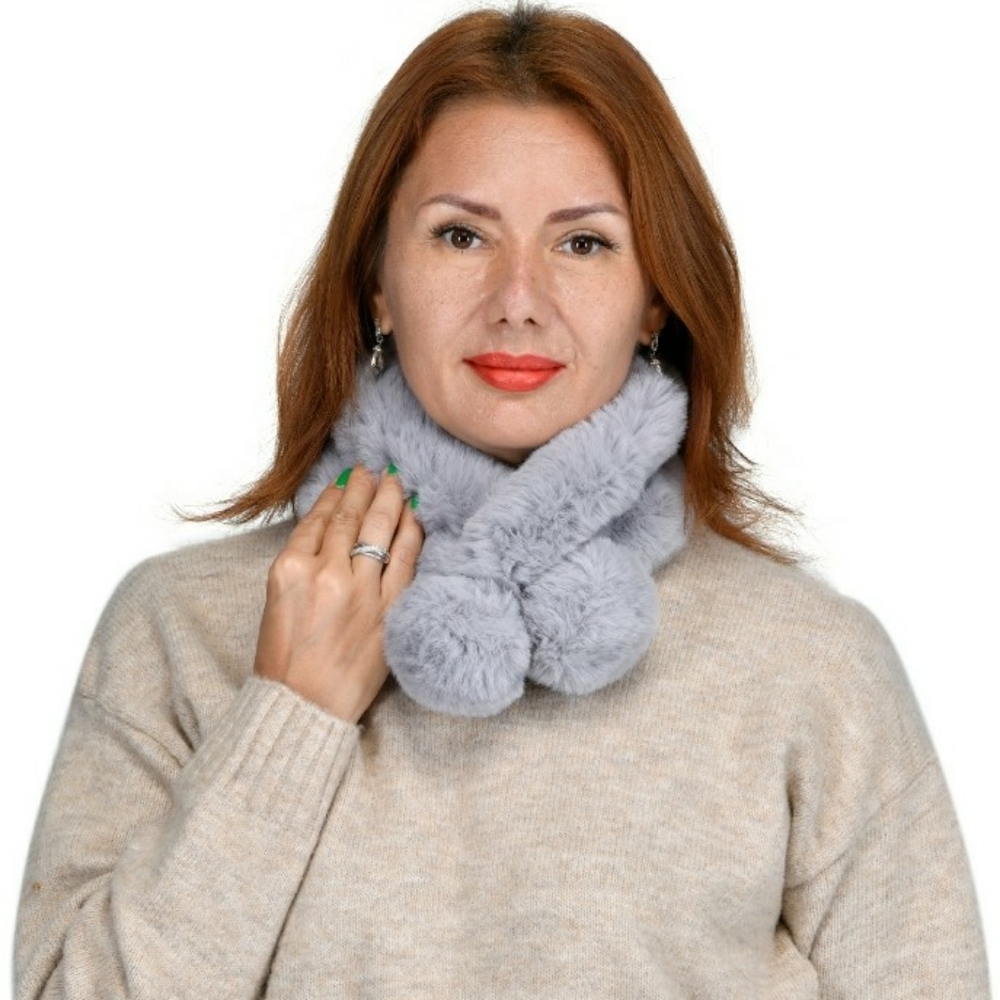 NWT Passage Gray Faux Fur Polyester Scarf